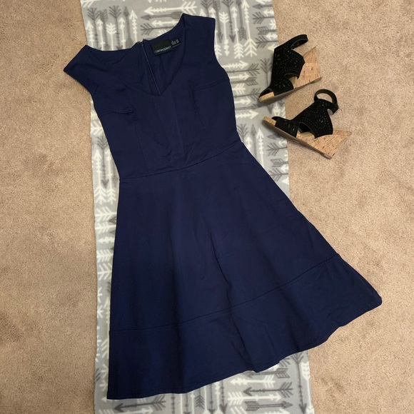 Cynthia Rowley Dresses & Skirts - Navy V-Neck Dress w Fitted Top & A-Line Skirt